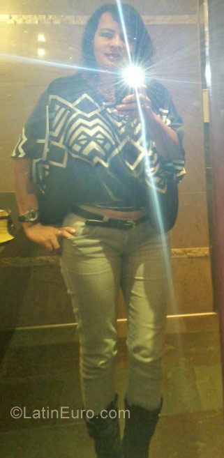 Date this passionate United States girl Valery from Phoenix BR6505