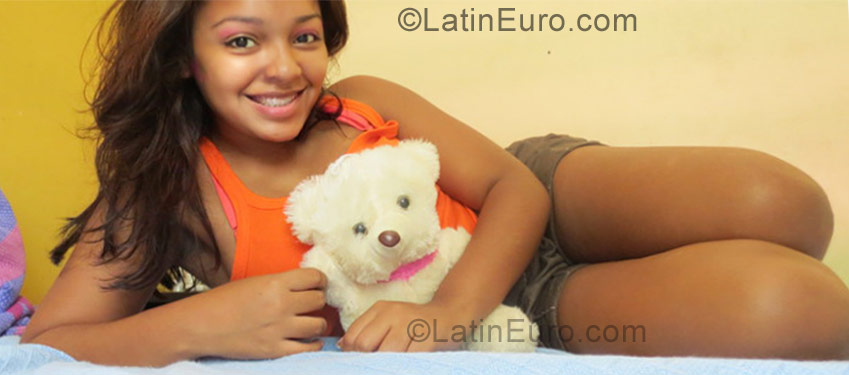 Date this funny Brazil girl Angela from Manaus BR6546