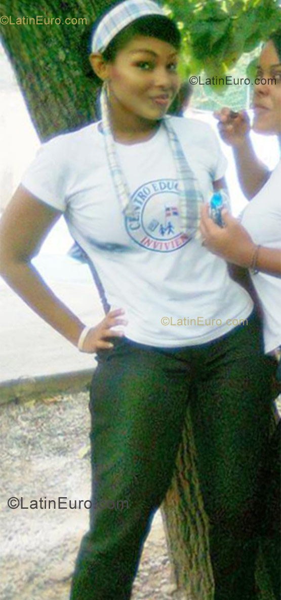 Date this delightful Dominican Republic girl Alexandra from Santo Domingo DO10640