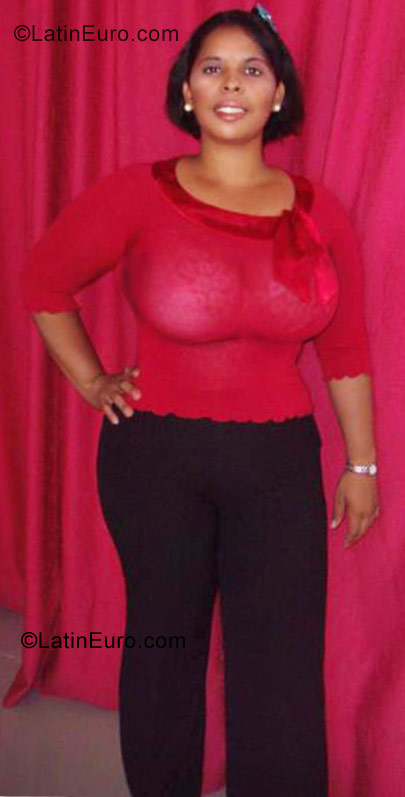 Date this attractive Dominican Republic girl Evelyn from Puerto Plata DO10650