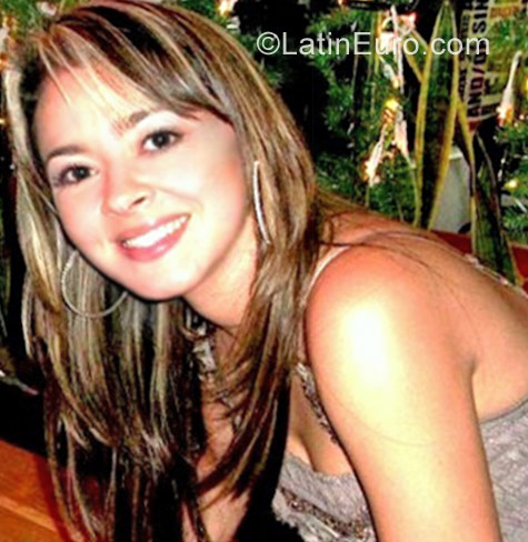 Date this sensual Colombia girl Silvia from Bogota CO9708