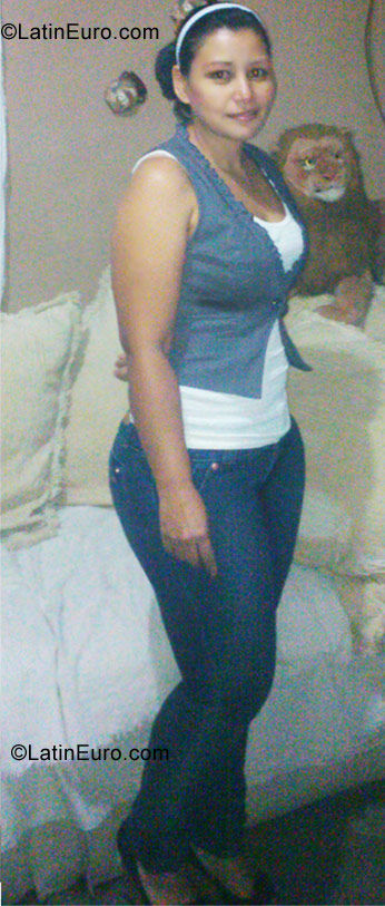 Date this foxy Honduras girl Gricelia from San Pedro Sula HN630