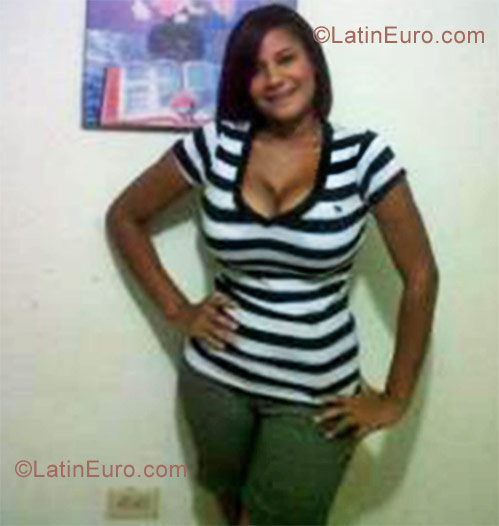 Date this pretty Dominican Republic girl Mariela from Samana DO10659