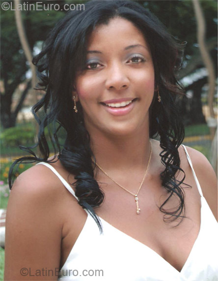 Date this pretty Colombia girl Diana from Cali CO9747