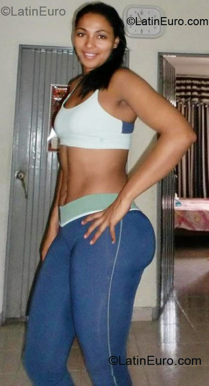 Date this lovely Colombia girl Angelica from Bogota CO9758