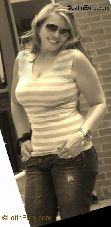 Date this gorgeous Colombia girl Ana Maria from Bogota CO9768