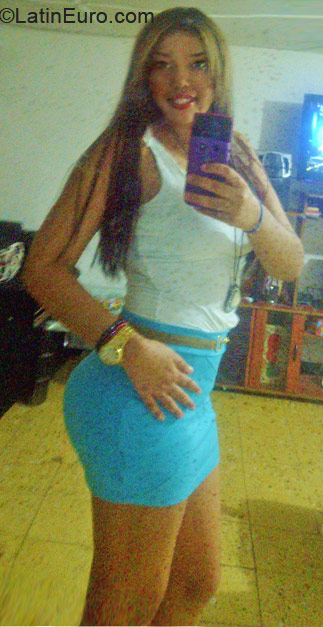 Date this nice looking Colombia girl Ingrid from Barranquilla CO9790