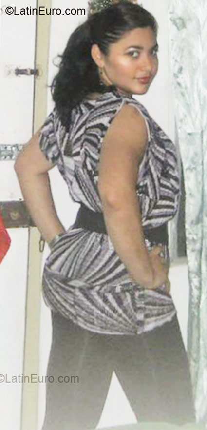 Date this stunning Honduras girl Amalia from San Pedro Sula HN696