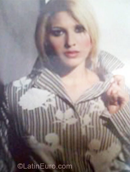 Date this nice looking Colombia girl Yenny from Cali CO9837