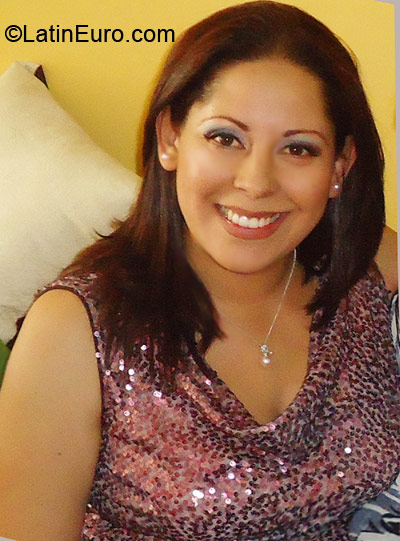 Date this cute Colombia girl Xiomara from Bogota CO9840