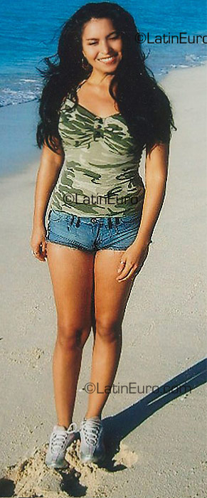 Date this beautiful United States girl Julia from Miami US12650