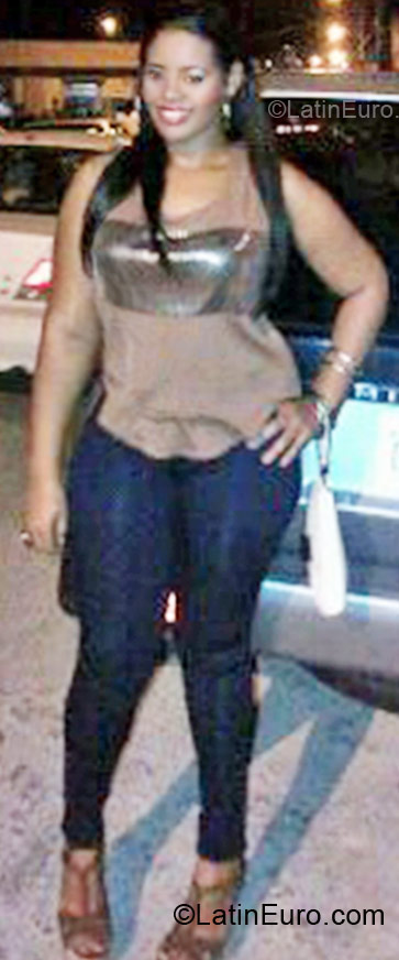 Date this lovely Dominican Republic girl Leidy from Santiago DO10757