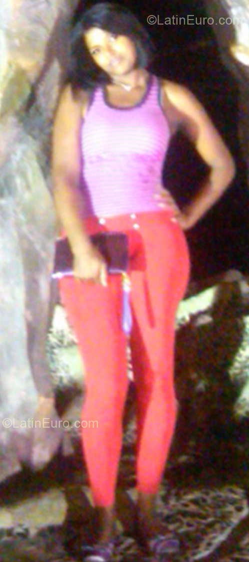 Date this voluptuous Dominican Republic girl Malu19911 from Santo Domingo DO10773