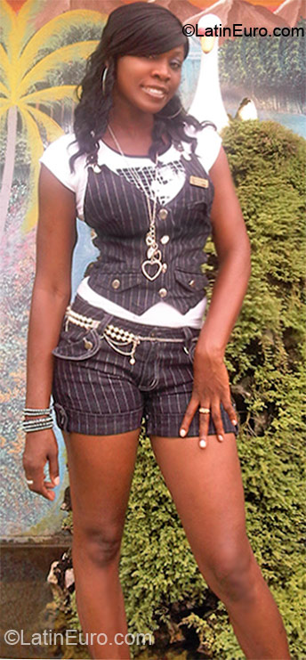 Date this lovely Jamaica girl Deli from Montego Bay JM490