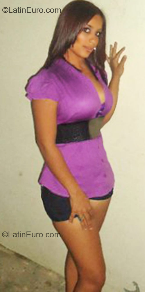 Date this passionate Dominican Republic girl Carolina from Santiago DO10787