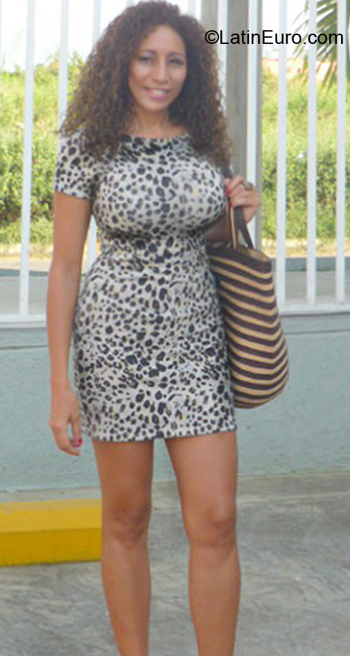 Date this stunning Colombia girl Cecilia from Bogota CO9914