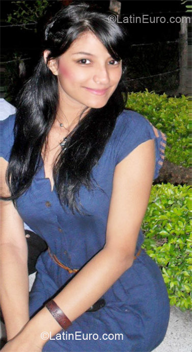Date this sultry Colombia girl Johana from Cali CO9919