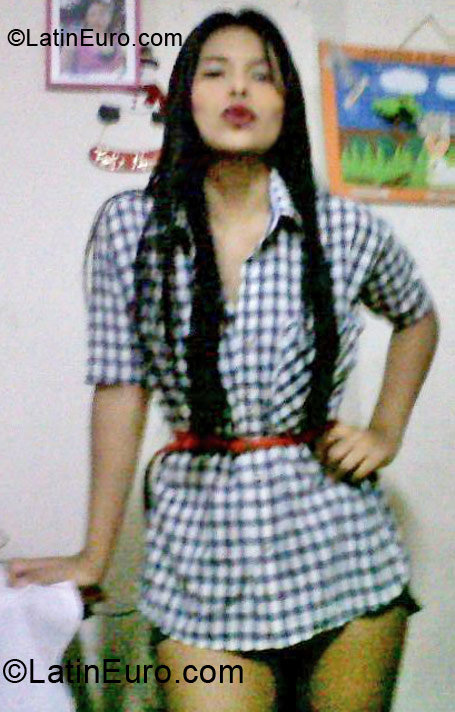 Date this stunning Colombia girl Deisy from Bucaramanga CO9925