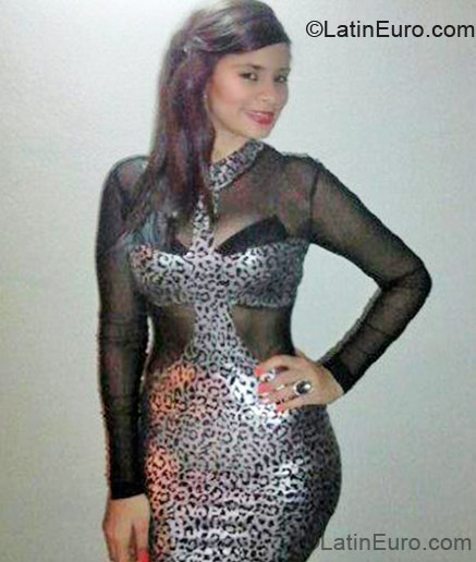 Date this hard body Dominican Republic girl Raimi from San Francisco De Macoris DO10806