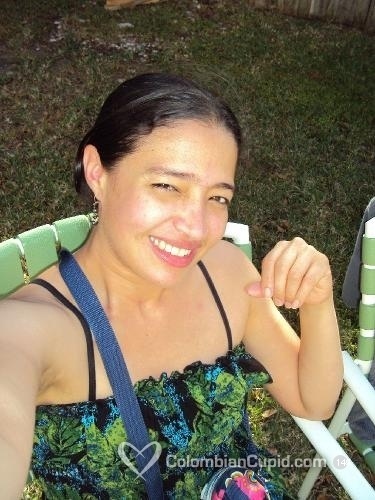 Date this cute Colombia girl Anyelis from Miami CO9983