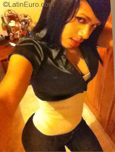Date this stunning Dominican Republic girl MAria from Santiago DO10874