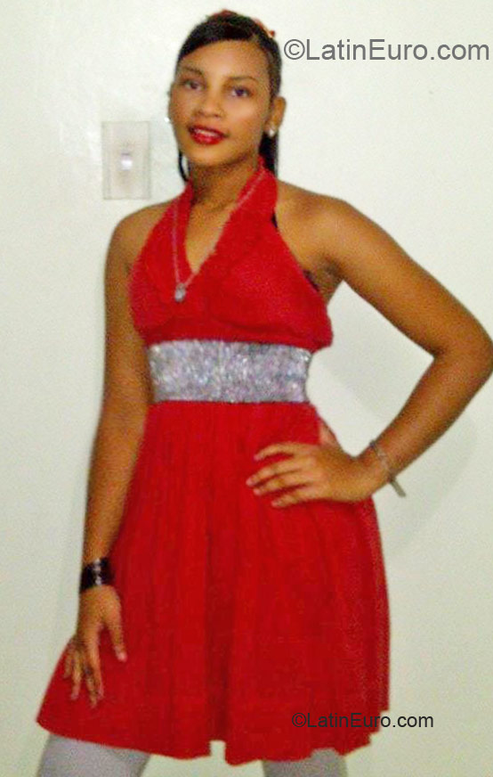 Date this funny Dominican Republic girl Joli from Santo Domingo DO10887