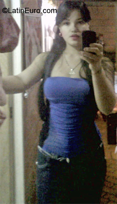 Date this sensual Colombia girl Karen from Cucuta CO10031