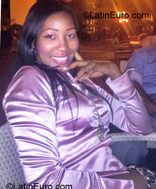 Date this pretty Dominican Republic girl Rose from Santo Domingo DO10926