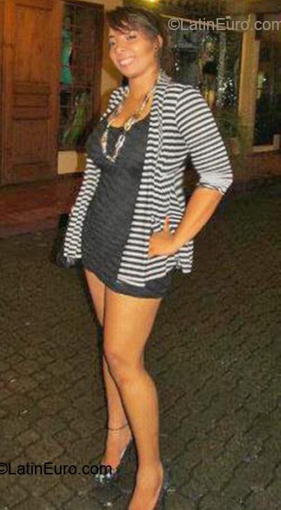 Date this gorgeous Dominican Republic girl Nera from Santo Domingo DO10969