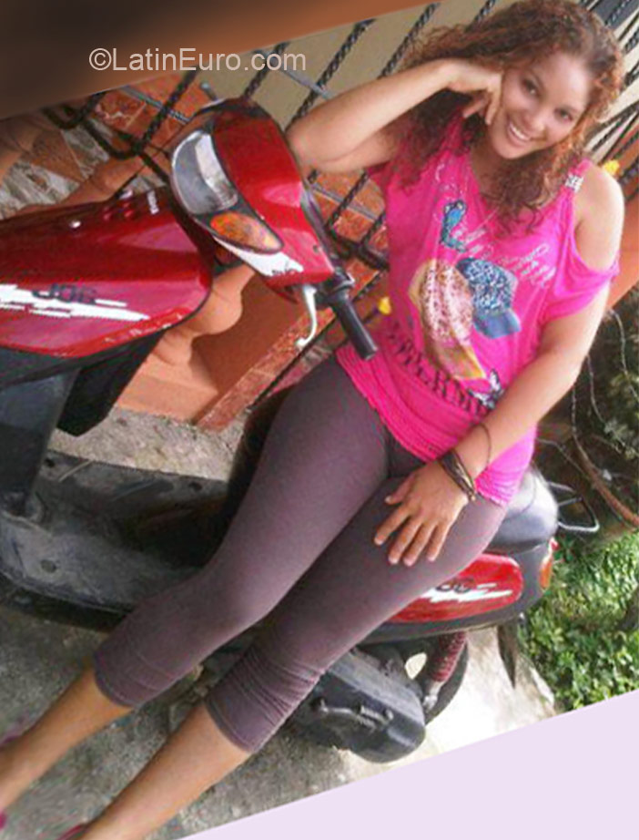 Date this happy Dominican Republic girl Ani from Bonao DO10972