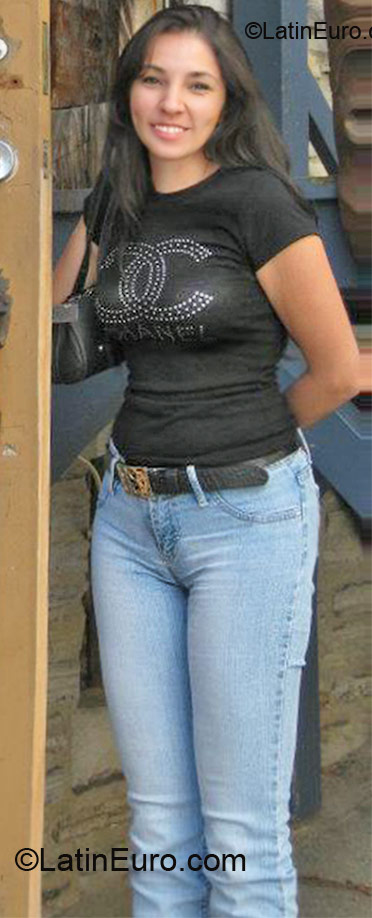 Date this voluptuous Mexico girl Laura from Zapopan MX694