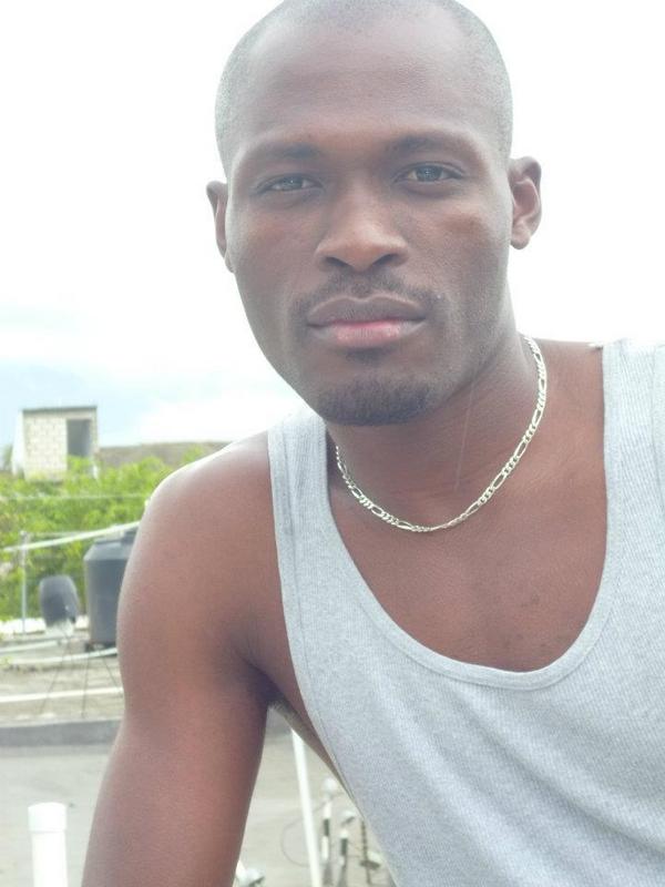 Date this athletic Dominican Republic man Darluckow from Higuey DO10982