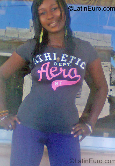 Date this georgeous Dominican Republic girl Wanda from Sosua DO10995