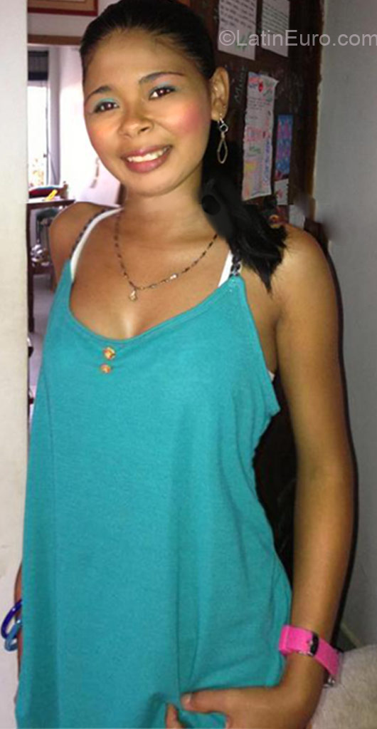 Date this voluptuous Colombia girl Maria from Monteria CO10138