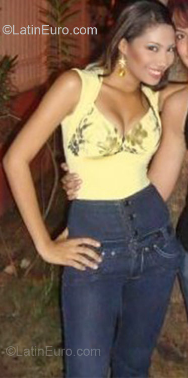 Date this hot Colombia girl Laura marcela from Barranquilla CO10140