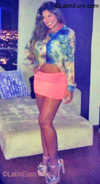 Date this passionate Colombia girl Carolina from Barranquilla CO10145