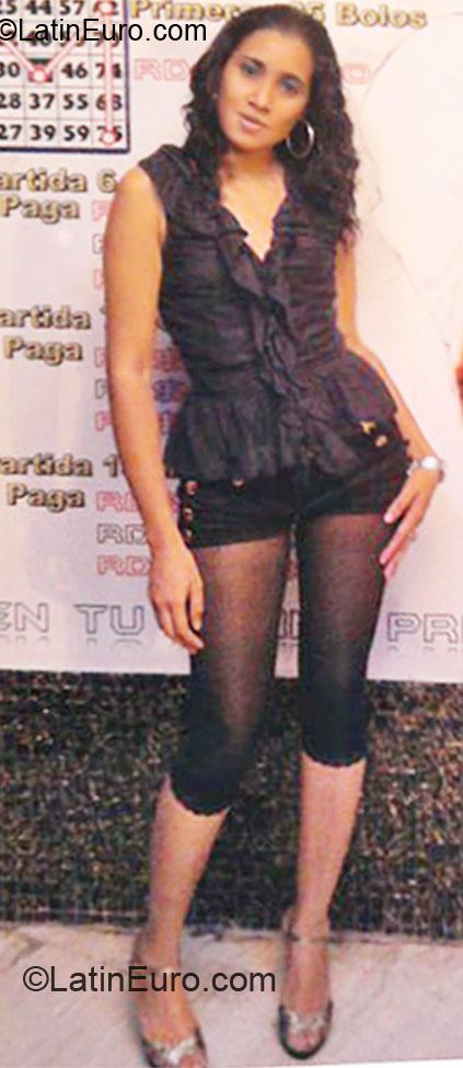 Date this happy Dominican Republic girl Minoska from Santo Domingo DO11038