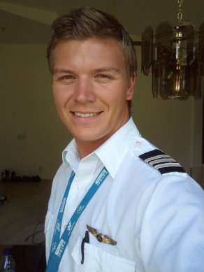 Date this passionate United States man Captain from Lewisville US12880