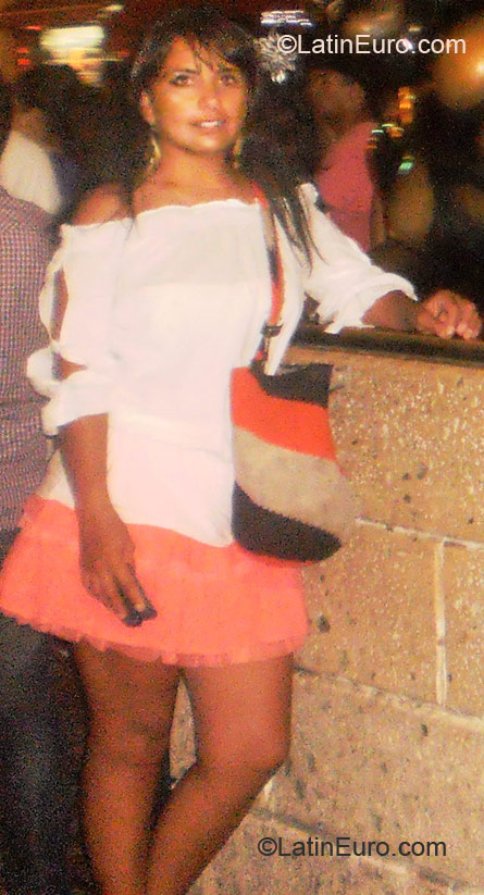 Date this sultry Colombia girl Lina from Manizales CO10180