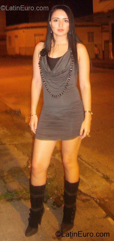 Date this attractive Colombia girl Leidy from Armenia CO10202