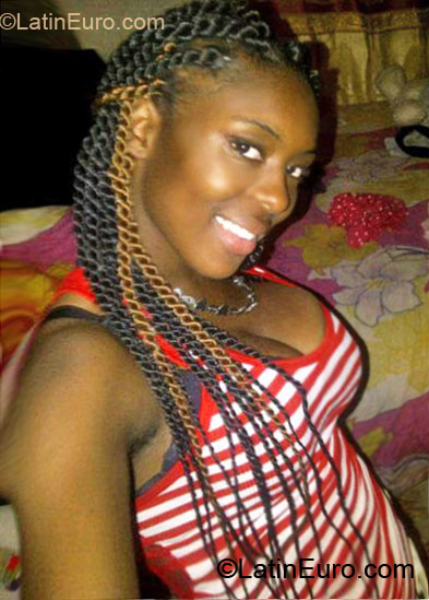 Date this voluptuous Jamaica girl Ashley from Montego Bay JM525