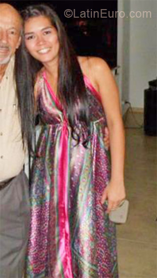 Date this charming Colombia girl Carolina from Cali CO10227