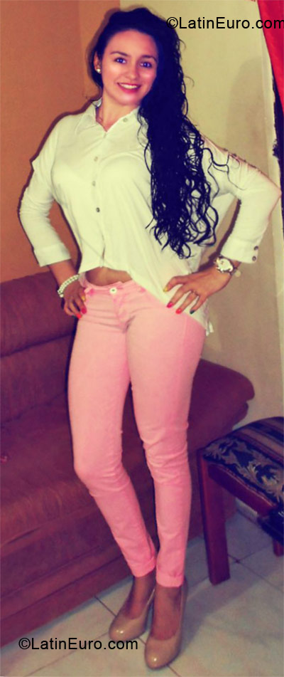 Date this sensual Colombia girl Vanessa from Manizales CO10239
