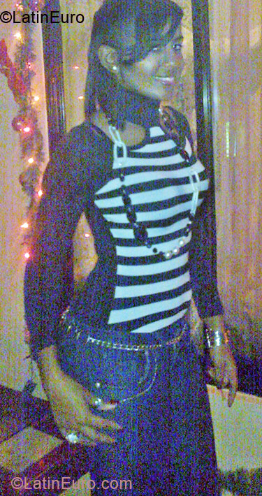 Date this beautiful Dominican Republic girl Nairobi from Santo Domingo DO11092