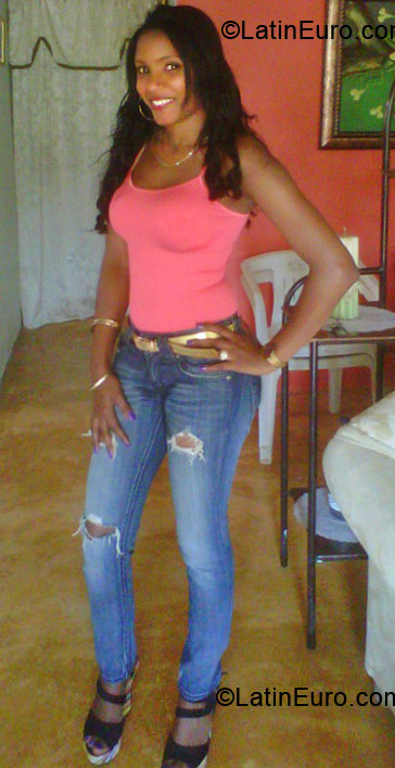 Date this charming Dominican Republic girl Ninoska from Santiago DO11110