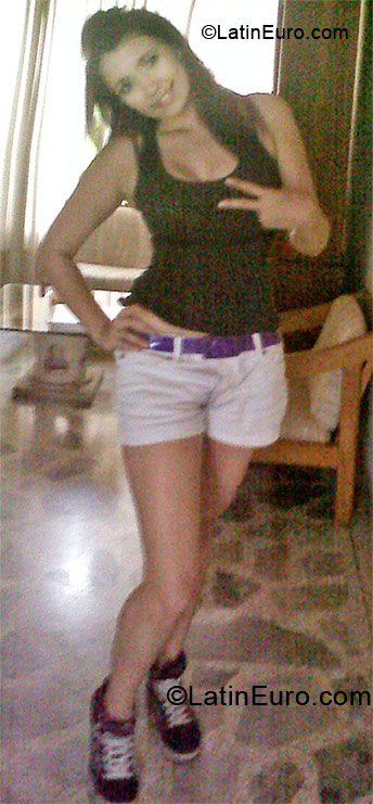 Date this lovely Colombia girl CO10276 from Pereira CO10278