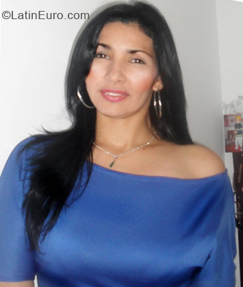 Date this hot Colombia girl Yeny from Bogota CO10282