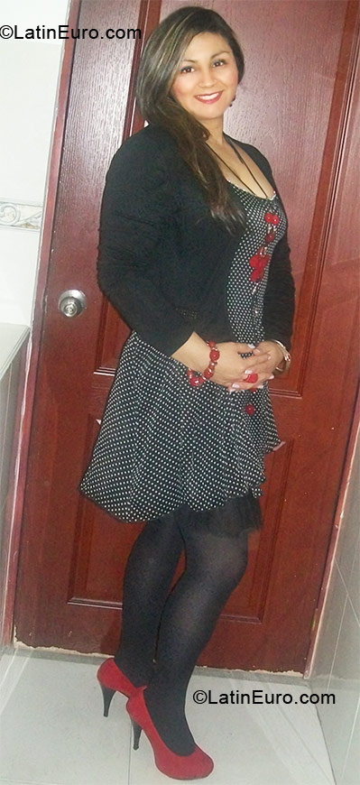 Date this hot Colombia girl Alba from Bogota CO10287