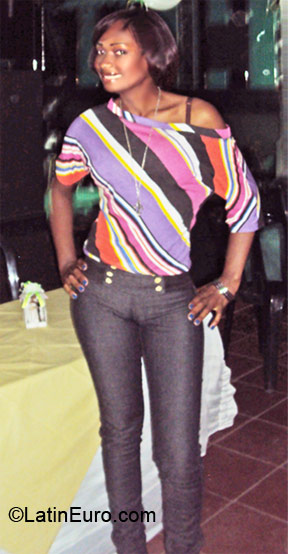 Date this foxy Dominican Republic girl Marileini from Santo Domingo DO12003