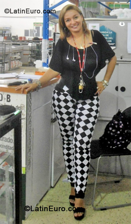 Date this hot Panama girl Safironacar from Panama PA285